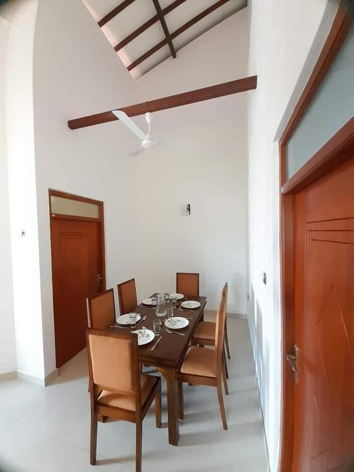 Jasmine Apartments Negombo Exterior photo